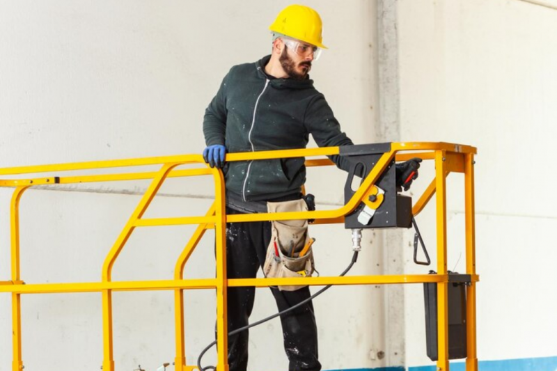 Locação de plataforma pantográfica como solução eficiente para sua obra Locação de plataforma pantográfica como solução eficiente para sua obra