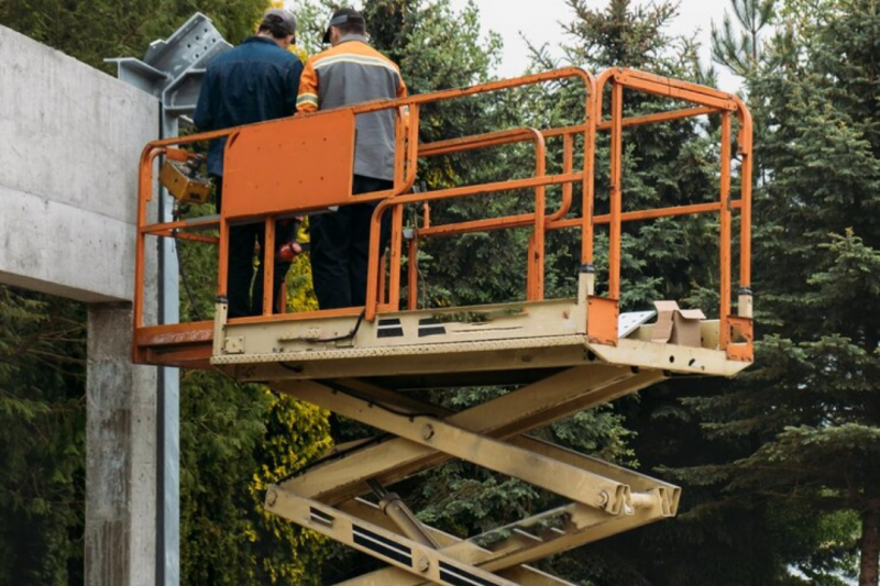 Plataforma elevatória hidráulica para caminhão: como escolher a ideal Plataforma elevatória hidráulica para caminhão: como escolher a ideal