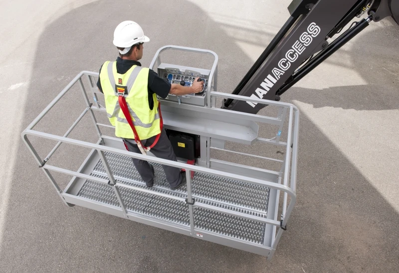 venda de plataformas aéreas tipo articulada