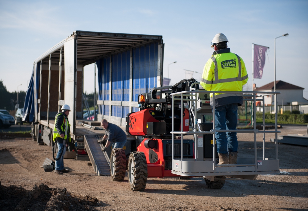 Plataforma Elevatória de Aluguel em São Vicente - Plataforma Elevatória para Carga